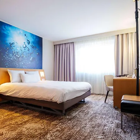 Отель Novotel Avold 4*