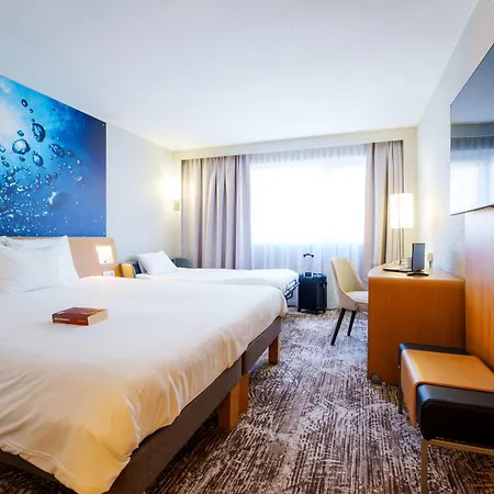 Отель Novotel Avold