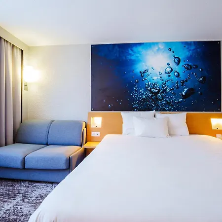 Отель Novotel Avold 4*