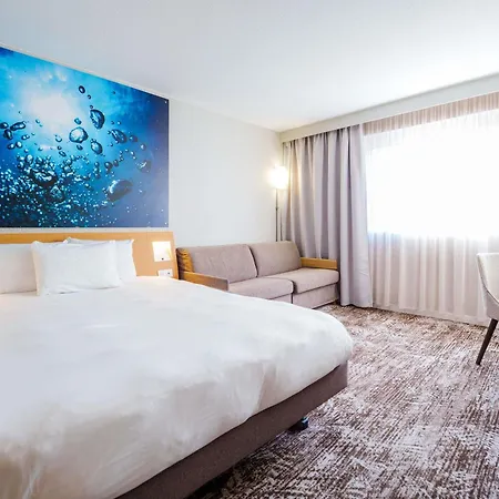 מלון Novotel Avold סנט-אבול