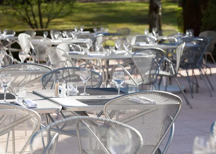 ホテル Novotel Avold サン・タヴォル